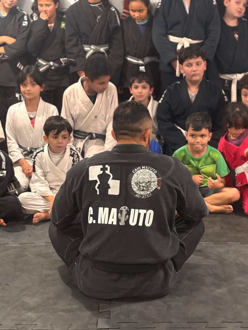 Estrutura do vestiário e área interna